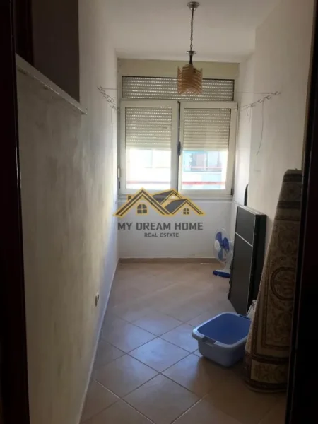 Durres, jepet me qera 3+1 , 600 € 