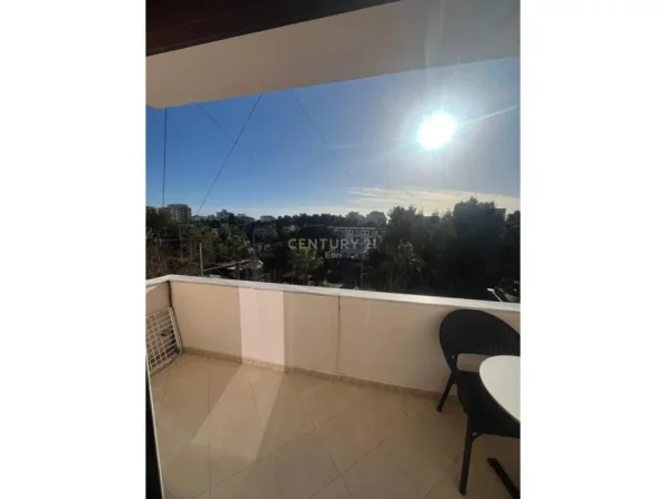 Durres, jepet me qera apartament 2+1 Kati 4, 100 m² 550 € (Plazh)