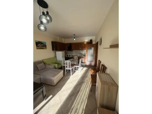 Durres, jepet me qera apartament 2+1 Kati 4, 100 m² 550 € (Plazh)