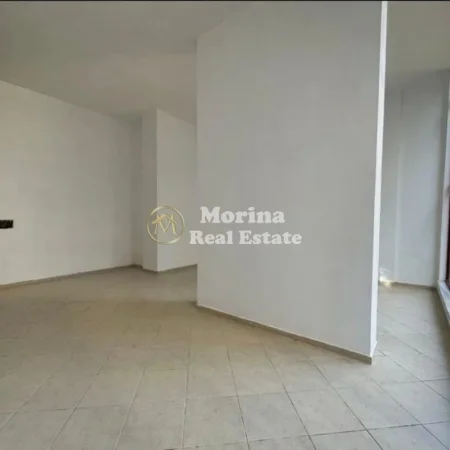 Tirane, jepet me qera ambjent biznesi Kati 0, 60 m² 750 € (Tregu Elektrik)