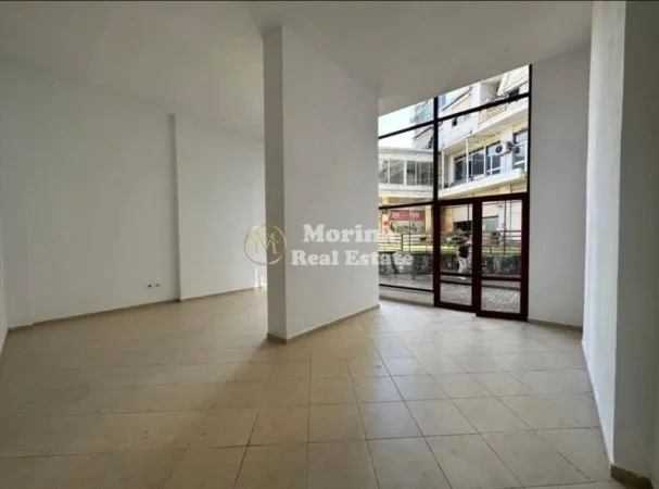Tirane, jepet me qera ambjent biznesi Kati 0, 60 m² 750 € (Tregu Elektrik)