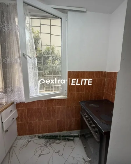 Tirane, jepet me qera apartament 1+1 Kati 0, 63 m² 500 € (Bulevardi Bajram Curri)