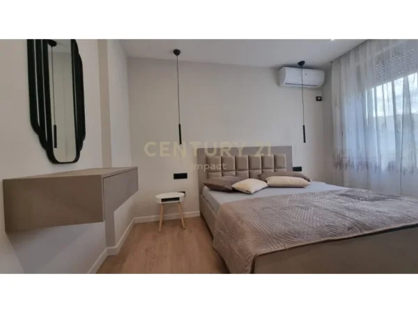 Tirane, jepet me qera apartament 2+1+Aneks+Ballkon Kati 8, 85 m² 900 € (Medar Shtylla)