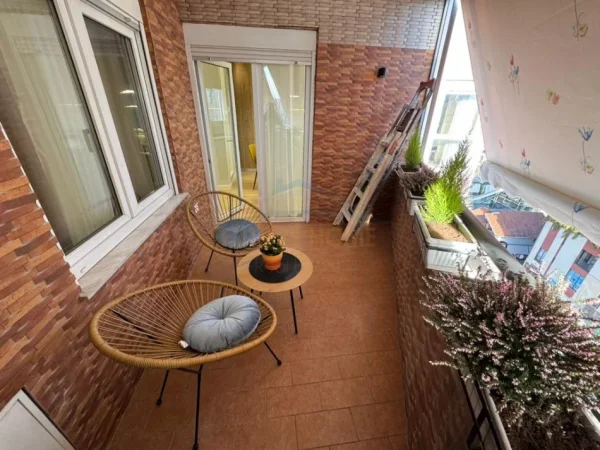 Tirane, shitet apartament 2+1+Ballkon Kati 8, 116 m² 299.000 € (Zogu i zi)