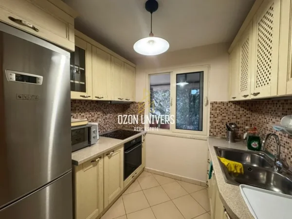Tirane, jepet me qera apartament 2+1 Kati 3, 80 m² 700 € (Rruga e Durrësit)