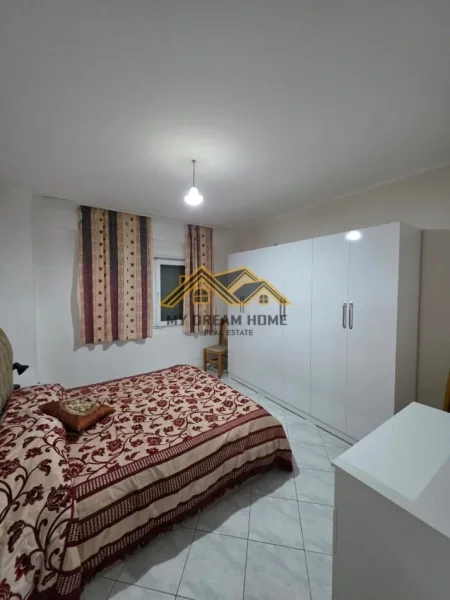 Durres, jepet me qera apartament 3+1 , 150 m² 700 € (vollga)