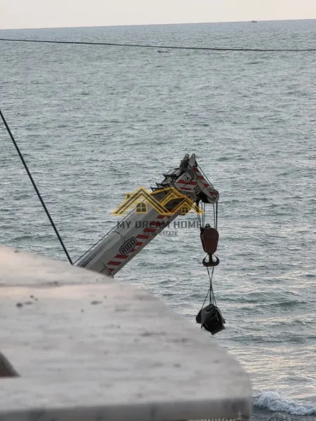 Durres, jepet me qera apartament 3+1 , 150 m² 700 € (vollga)