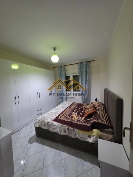 Durres, jepet me qera apartament 3+1 , 150 m² 700 € (vollga)