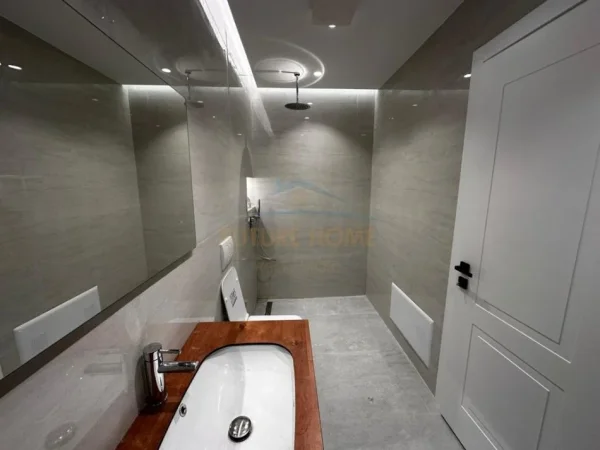 Tirane, shitet apartament 2+1 Kati 11, 101 m² 250.000 € (Komuna e Parisit, Rruga Prokop Mima)