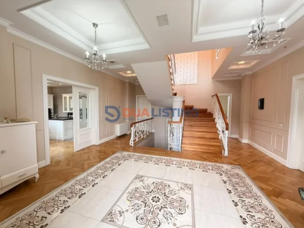 Tirane, jepet me qera Vile 5+1+Aneks+Ballkon , 774 m² 4.200 € (Liqeni i Thate)