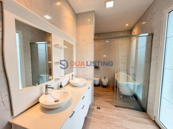 Tirane, jepet me qera Vile 5+1+Aneks+Ballkon , 774 m² 4.200 € (Liqeni i Thate)
