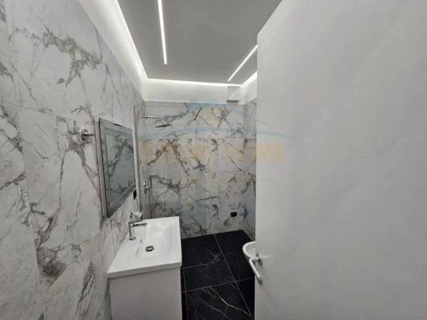 Tirane, jepet me qera apartament Kati 1, 133 m² 1.600 € (sofia residence teg)