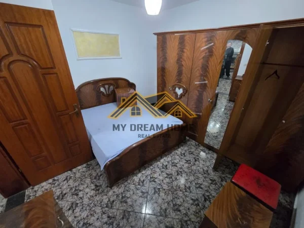 Durres, jepet me qera apartament 2+1 , 80 m² 300 € (lagja nr 17)