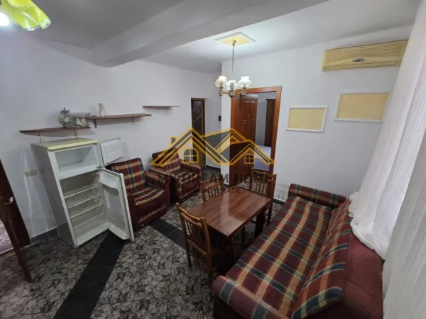 Durres, jepet me qera apartament 2+1 , 80 m² 300 € (lagja nr 17)