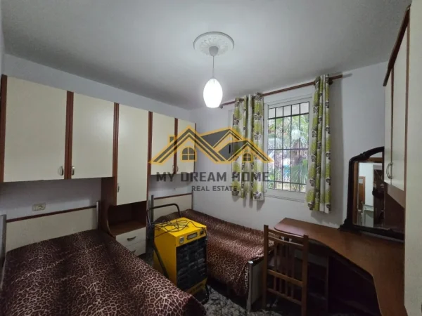 Durres, jepet me qera apartament 2+1 , 80 m² 300 € (lagja nr 17)