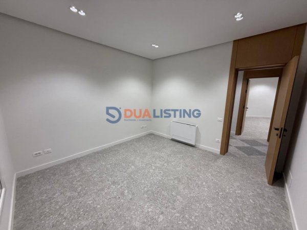 Tirane, jepet me qera , 800 m² 8.000 € (Rruga Elbasanit)