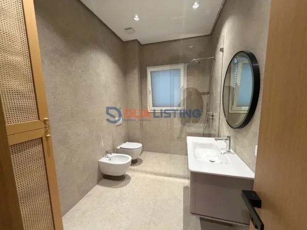 Tirane, jepet me qera , 800 m² 8.000 € (Rruga Elbasanit)