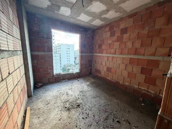 Tirane, shitet apartament 3+1+Ballkon Kati 5, 107 m² 98.300 € (Ulliri Kamez)