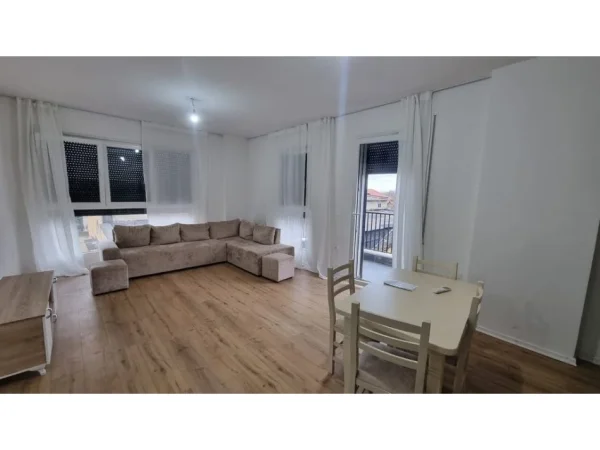 Tirane, jepet me qera apartament 2+1 Kati 2, 100 m² 620 € (TRIO TOWER , Don Bosko)