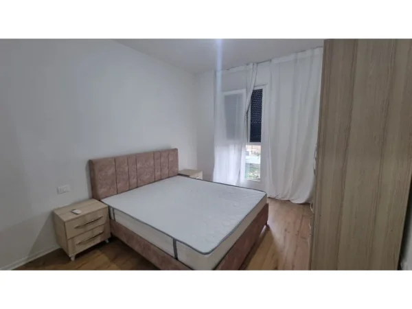 Tirane, jepet me qera apartament 2+1 Kati 2, 100 m² 620 € (TRIO TOWER , Don Bosko)
