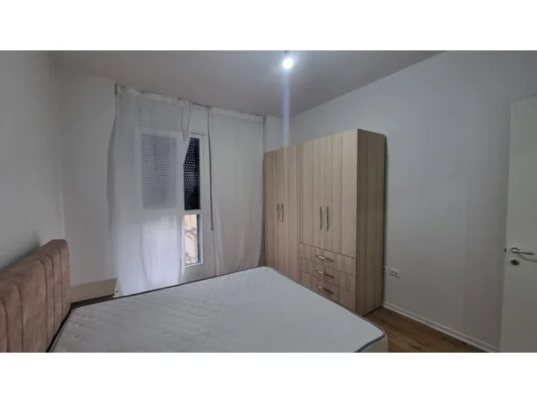 Tirane, jepet me qera apartament 2+1 Kati 2, 100 m² 620 € (TRIO TOWER , Don Bosko)