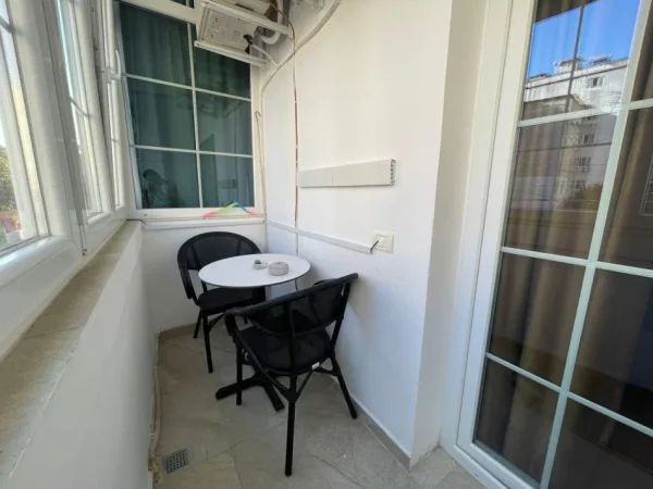 Tirane, jepet me qera apartament 1+1+Ballkon Kati 2, 47 m² 570 € (21 Dhjetori)