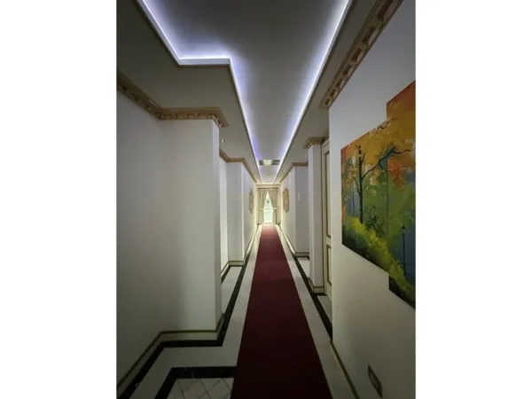 Tirane, jepet me qera hotel Kati 4, 1.770 m² 10.000 € 