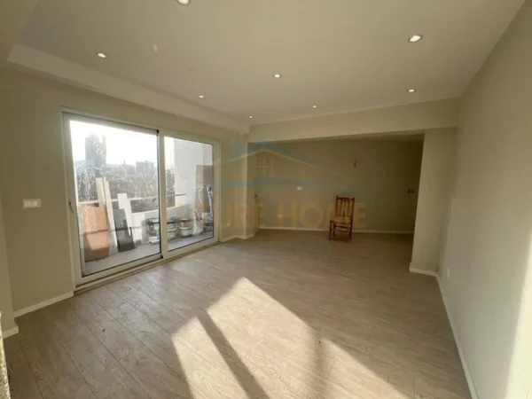 Tirane, jepet me qera zyre Kati 4, 105 m² 1.200 € (9-Kateshet , Qender)