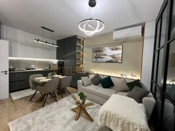 Tirane, jepet me qera apartament Kati 6, 67 m² 615 € (porcelan residenca erli)