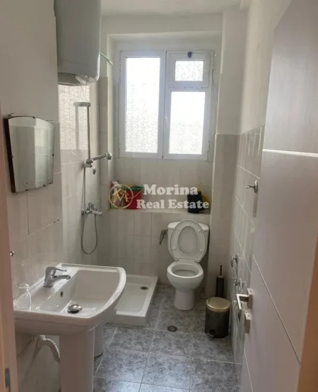 Tirane, jepet me qera ambjent biznesi Kati 1, 72 m² 1.500 € (Rruga e Dibres)