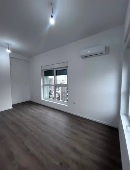 Tirane, jepet me qera apartament 1+1 , 60 m² 350 € (Ali Demi)