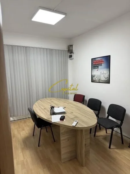 Tirane, jepet me qera zyre Kati 2, 65 m² 500 € (RRUGA E ELBASANIT)