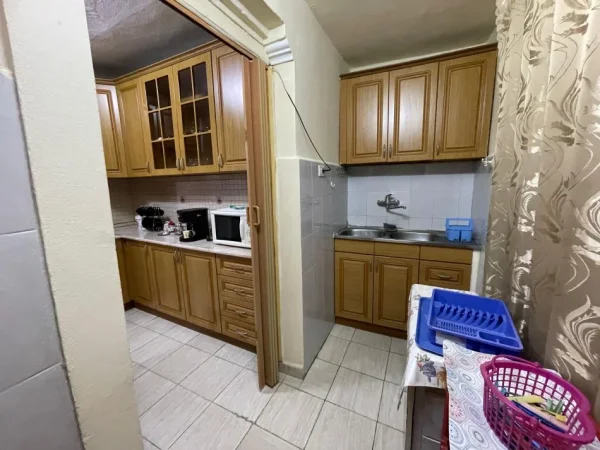 Tirane, shitet apartament 1+1+Ballkon Kati 5, 50 m² (Rruga Ali Demi)