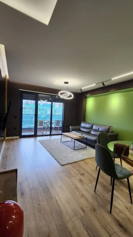 Tirane, jepet me qera apartament 2+1+Ballkon Kati 9, 105 m² 1.300 € (KOMPLEKSI OLIMPIK)