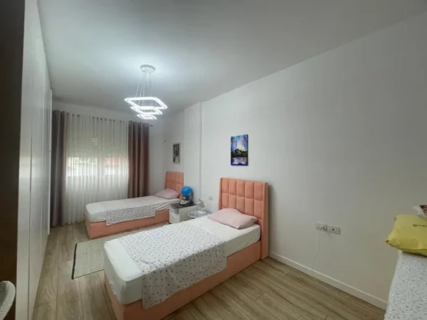 Tirane, shitet apartament 2+1+Ballkon Kati 2, 100 m² 229.000 € (Kodra e Priftit)