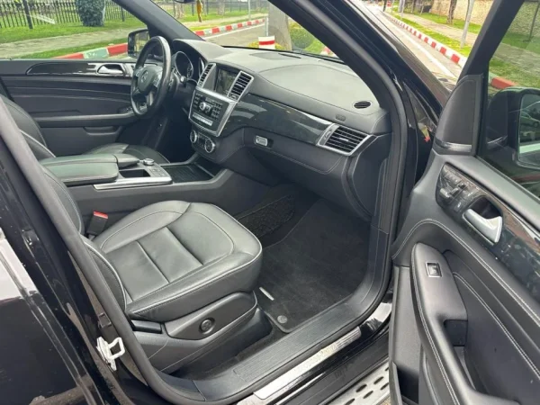 Tirane, shes SUV MERCEDES BENZ ML 350 Nafte, e zeze automatik Klima