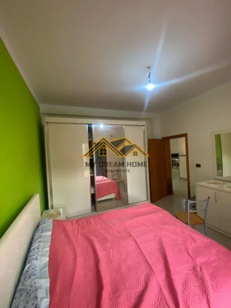 Durres, shitet shtepi 3+1 Kati 1, 330 m² (spitali)