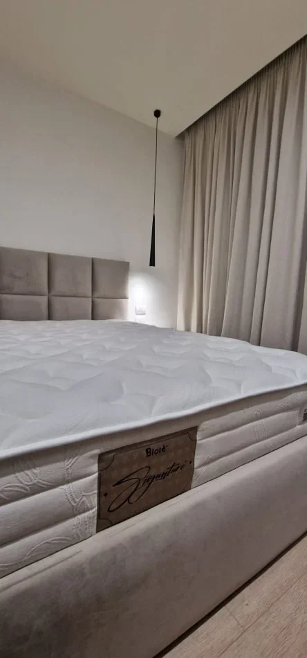 Tirane, jepet me qera apartament 1+1+Aneks+Ballkon Kati 3, 75 m² 1.200 € 