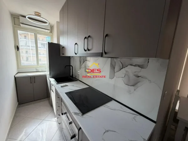 Vlore, shitet apartament 1+1+Ballkon Kati 6, 57 m² 125.000 € (Rruga Pelivan Leskaj)