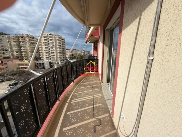 Vlore, shitet apartament 1+1+Ballkon Kati 6, 57 m² 125.000 € (Rruga Pelivan Leskaj)
