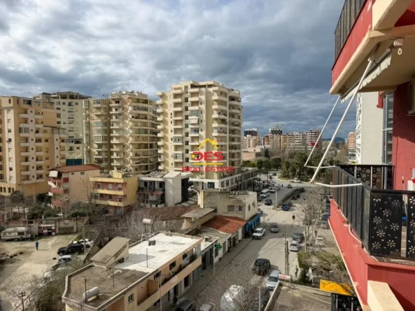 Vlore, shitet apartament 1+1+Ballkon Kati 6, 57 m² 125.000 € (Rruga Pelivan Leskaj)