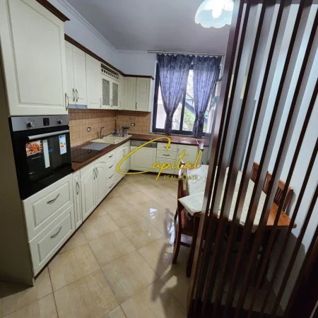 Tirane, jepet me qera apartament 2+1 Kati 2, 95 m² 550 € (KRISTAL CENTER)
