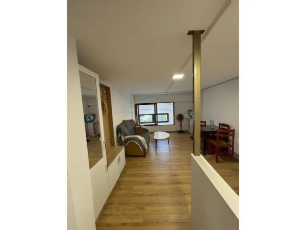 Tirane, jepet me qera apartament Kati 0, 51 m² 500 € (spital amerikan 2 rruga e dibres)