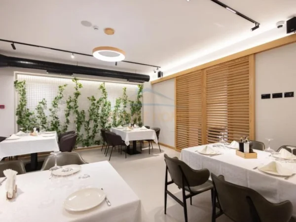 Tirane, shitet hotel , 1.530 m² (Shkoze)