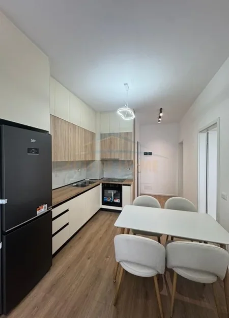 Tirane, jepet me qera apartament 1+1 Kati 2, 60 m² 400 € (Rezidenca OXA)
