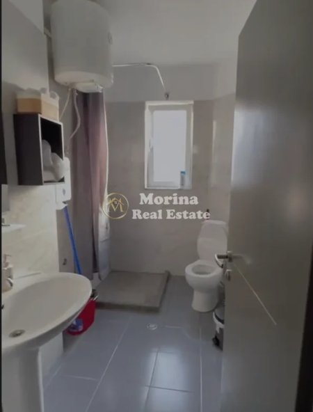 Tirane, jepet me qera apartament 2+1 Kati 3, 80 m² 450 € (Laprake)