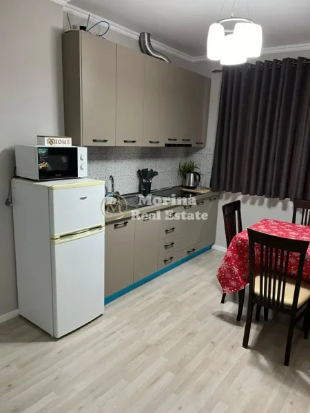 Tirane, jepet me qera apartament 2+1 Kati 3, 80 m² 450 € (Laprake)