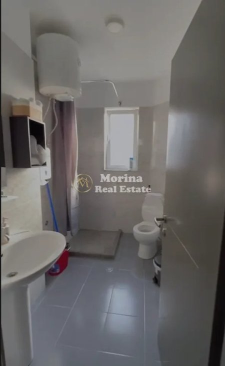 Tirane, jepet me qera apartament 2+1 Kati 3, 80 m² 450 € (Laprake)