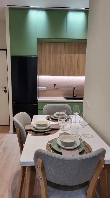 Tirane, jepet me qera apartament 1+1 Kati 3, 50 m² 650 € (MYSLYM SHYRI)