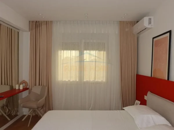 Tirane, jepet me qera apartament 1+1 Kati 7, 60 m² 800 € (MYSLYM SHYRI)
